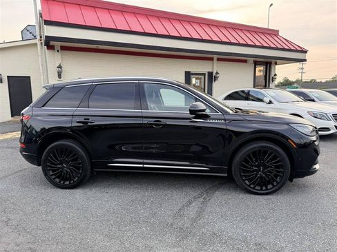 Used 2021 Lincoln Corsair Reserve AWD/4WD image 4