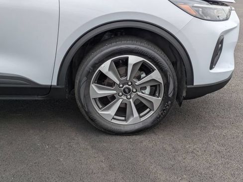 Used 2025 Ford Escape Platinum AWD/4WD image 22