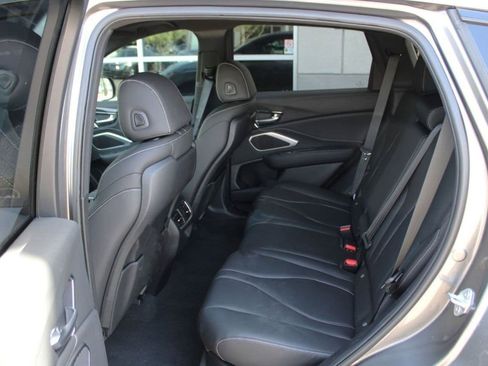 Used 2025 Acura RDX SH-AWD image 9