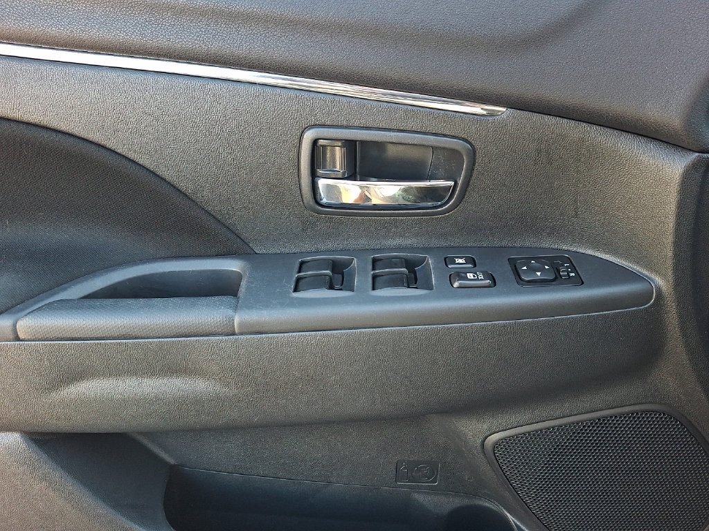 Used 2024 Mitsubishi Outlander Sport ES AWD/4WD image 12