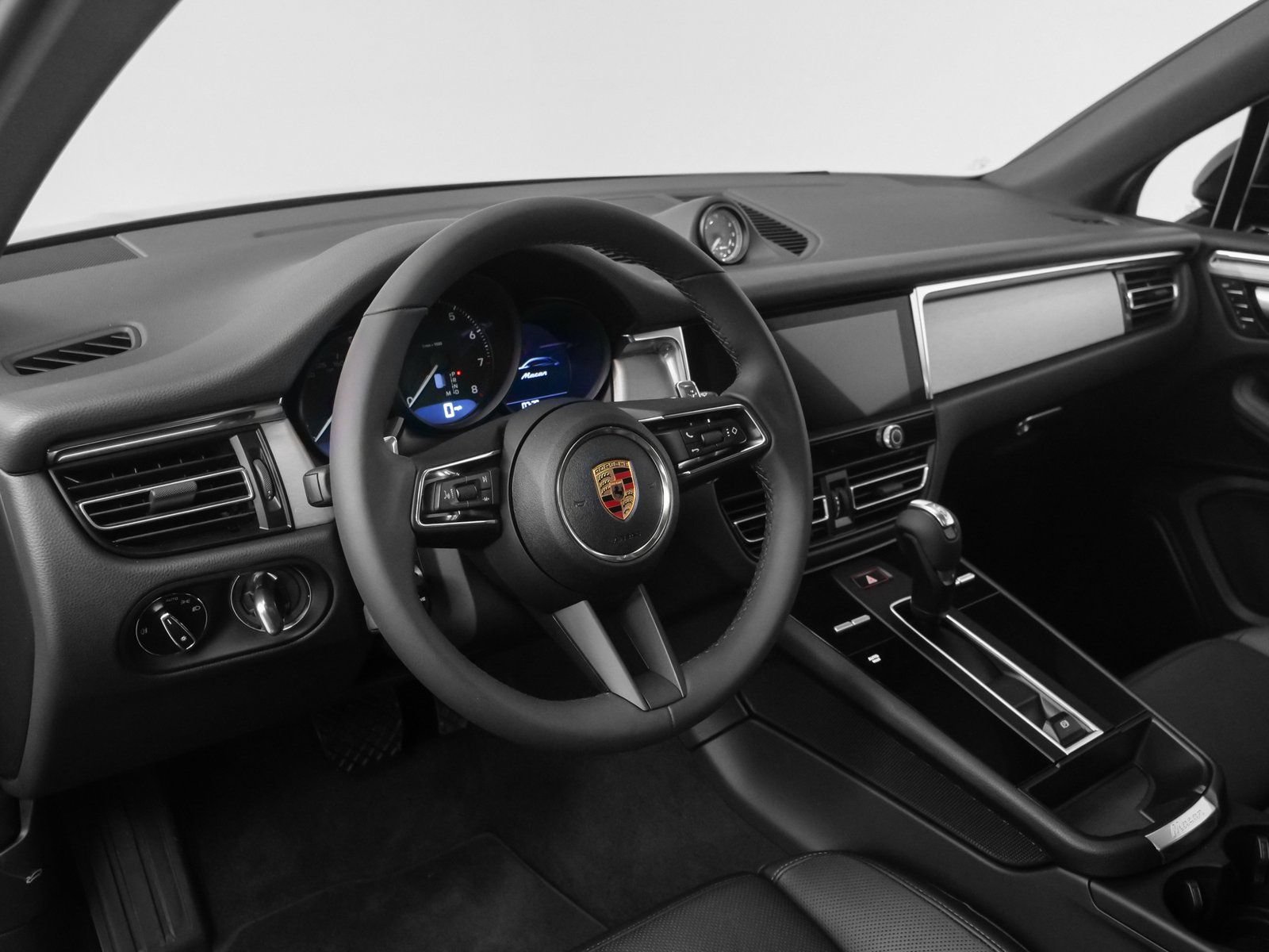 Certified 2025 Porsche Macan AWD/4WD image 40