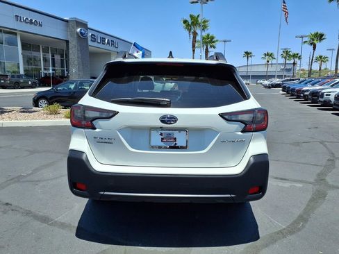 Used 2023 Subaru Outback Premium AWD/4WD image 11