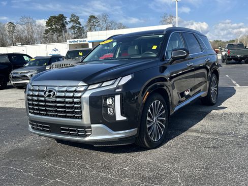 Used 2023 Hyundai Palisade Calligraphy image 4