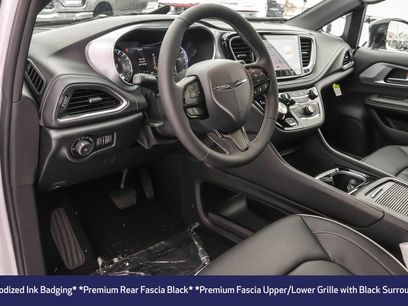 New 2026 Chrysler Pacifica Limited w/ S Appearance Package