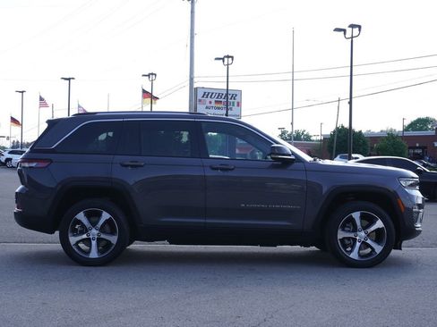 Used 2022 Jeep Grand Cherokee Limited 4xe w/ Luxury Tech Group II AWD/4WD image 8