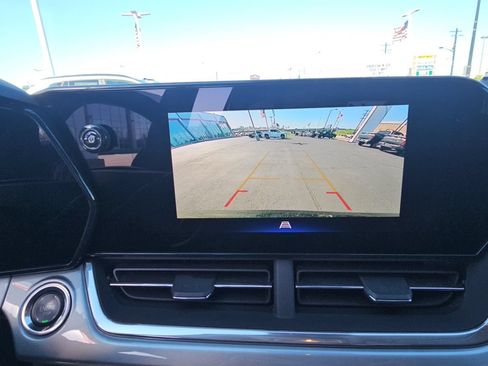 Used 2024 Chevrolet Trax LT w/ Driver Confidence Package FWD image 17