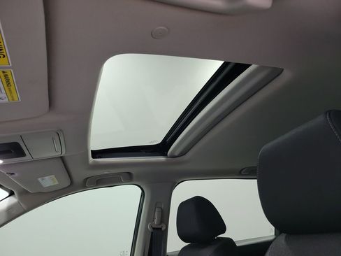 Used 2024 Honda CR-V EX image 3