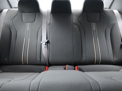 Certified 2025 Hyundai Elantra Sport image 15