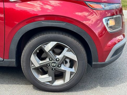 Used 2025 Hyundai Venue SEL FWD image 33