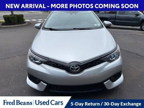 Used 2017 Toyota Corolla iM FWD image 2