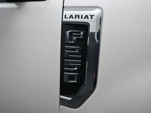 Used 2017 Ford F250 Lariat w/ Chrome Package image 6