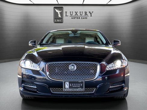 Used 2012 Jaguar XJ L RWD image 3