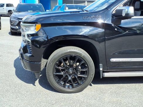 Used 2023 Chevrolet Silverado 1500 High Country w/ Technology Package AWD/4WD image 7