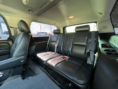 Used 2014 GMC Yukon XL Denali image 26