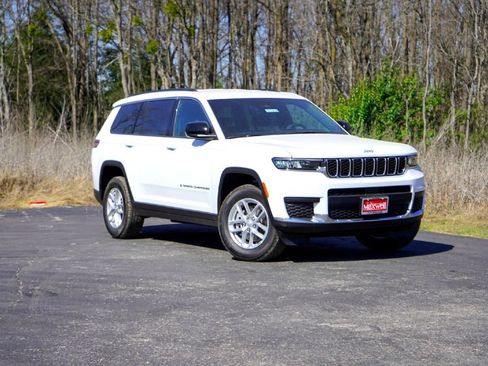 New 2026 Jeep Grand Cherokee L Laredo RWD image 2