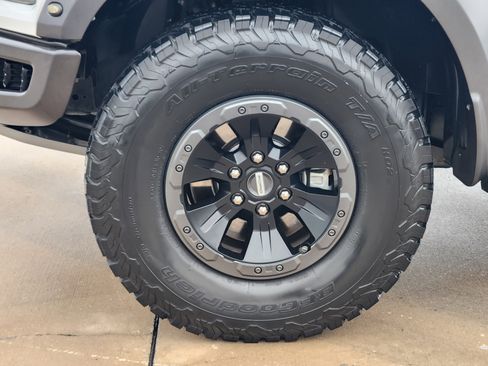 Used 2018 Ford F150 Raptor w/ Equipment Group 802A Luxury AWD/4WD image 9