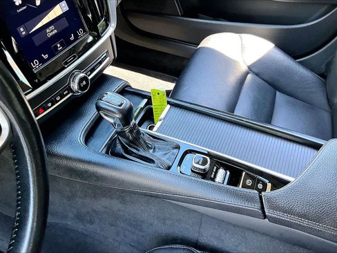 Used 2017 Volvo S90 T5 Momentum w/ Vision Package FWD image 17