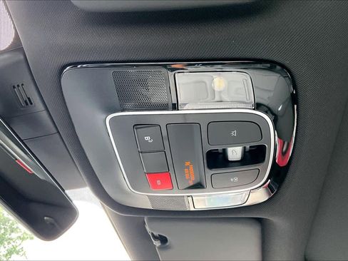 Used 2025 Hyundai Tucson Limited FWD image 32