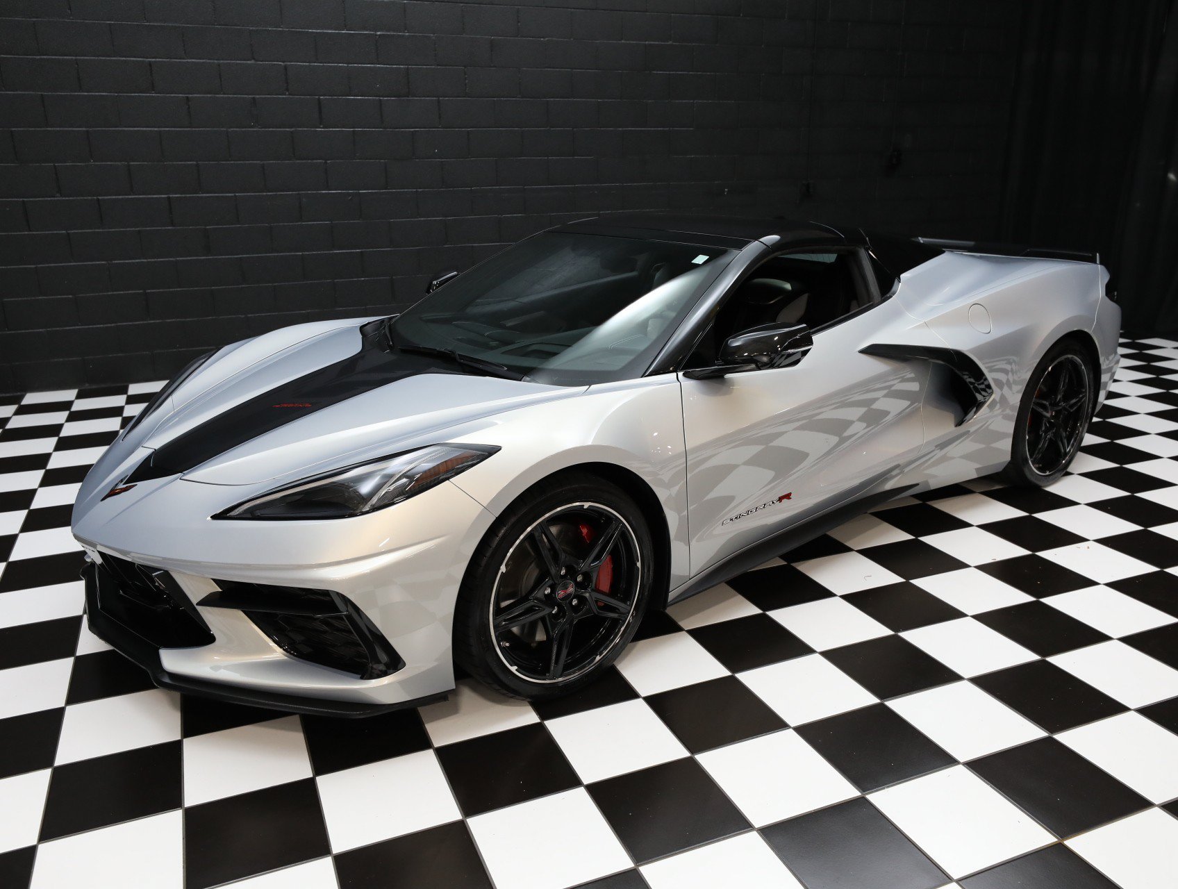 Used 2021 Chevrolet Corvette Stingray Premium Conv w/ Z51 Performance Package RWD image 4