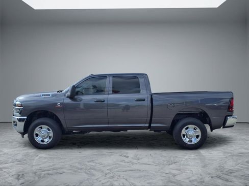 Used 2026 RAM 2500 Tradesman w/ Chrome Appearance Group AWD/4WD image 4