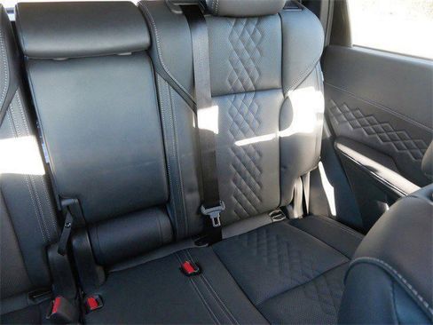 Used 2025 Mitsubishi Outlander SEL Black Edition image 15