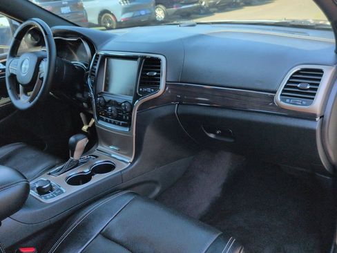 Used 2016 Jeep Grand Cherokee Overland AWD/4WD image 31
