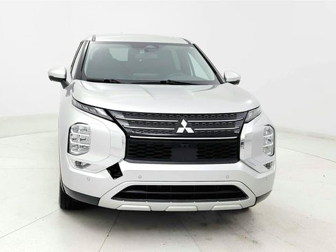 Used 2024 Mitsubishi Outlander FWD image 8