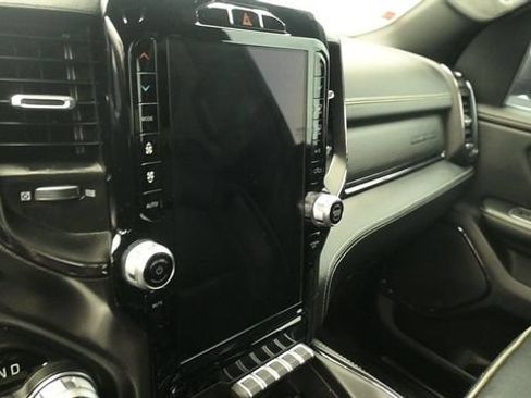 Used 2022 RAM 1500 Limited w/ Body Color Bumper Group AWD/4WD image 17