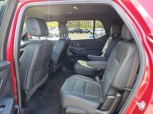 Used 2023 Chevrolet Traverse LT AWD/4WD image 10