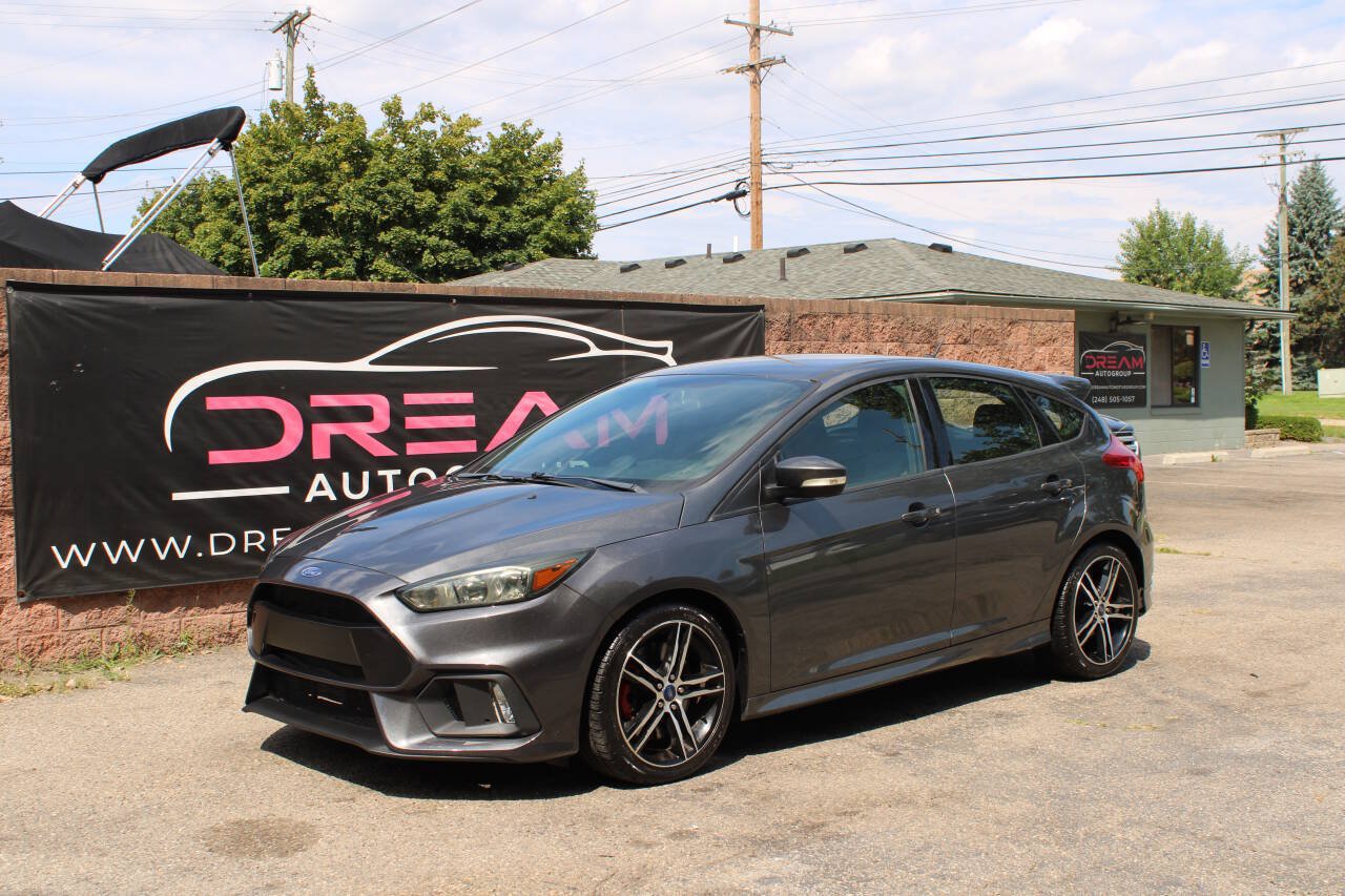 Used 2018 Ford Focus ST FWD image 1
