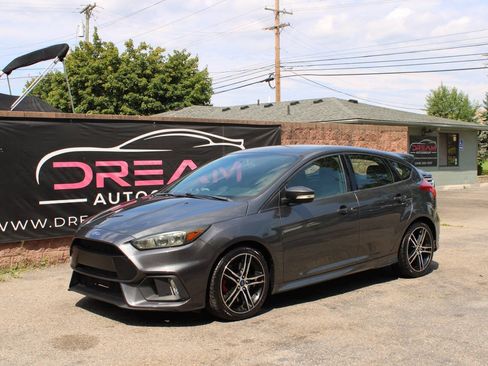 Used 2018 Ford Focus ST FWD image 1