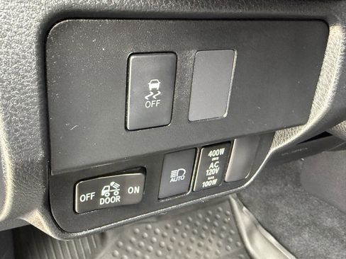 Used 2021 Toyota Tacoma TRD Off-Road AWD/4WD image 18