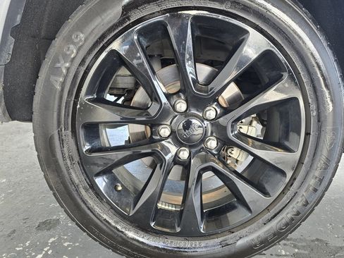 Used 2019 Jeep Grand Cherokee Altitude image 46