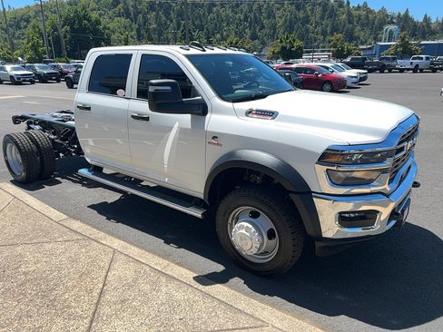 New 2026 RAM 4500 Tradesman w/ Chrome Appearance Group AWD/4WD image 4
