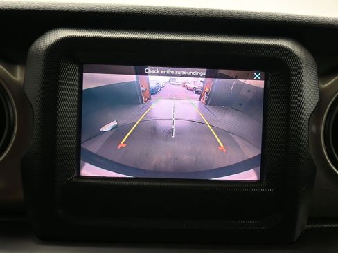 Used 2020 Jeep Wrangler Sport image 17