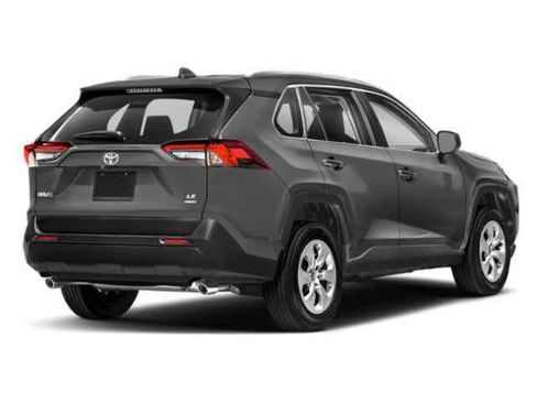 Used 2022 Toyota RAV4 LE FWD image 2