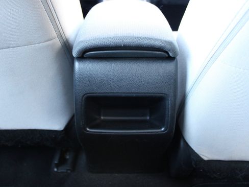 Used 2020 Toyota Corolla LE image 36