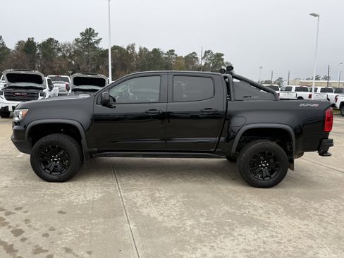 Used 2022 Chevrolet Colorado ZR2 w/ ZR2 Midnight Special Edition image 8