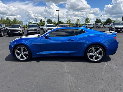 Used 2018 Chevrolet Camaro SS w/ LPO RS/SS Interior Package RWD image 2