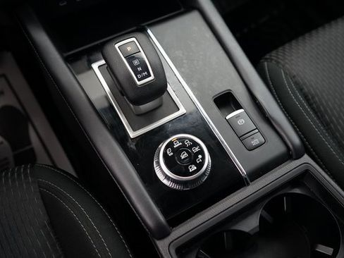 Used 2024 Mitsubishi Outlander ES image 35