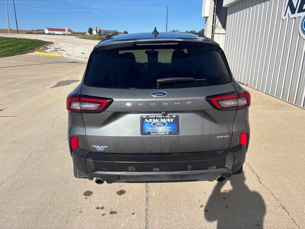 Used 2025 Ford Escape ST-Line w/ Tech Pack #1 AWD/4WD image 5
