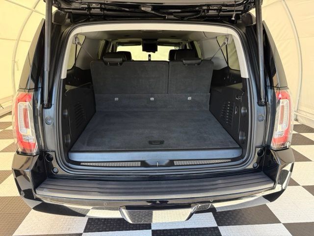 Used 2016 GMC Yukon XL SLT w/ Open Road Package AWD/4WD image 5