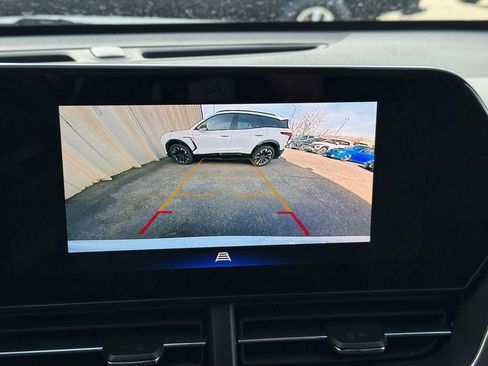 Used 2025 Chevrolet Trax LT w/ Driver Confidence Package image 19