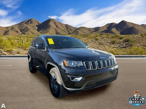 Used 2019 Jeep Grand Cherokee Laredo w/ 18" Wheel & 8.4" Radio Group image 5