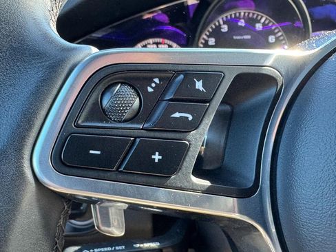 Used 2023 Porsche Cayenne S Platinum image 19
