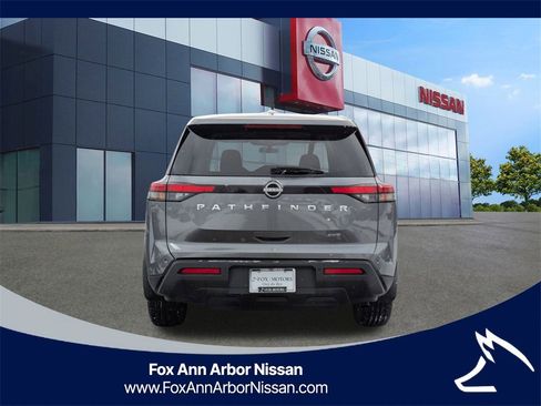 Certified 2024 Nissan Pathfinder S image 4