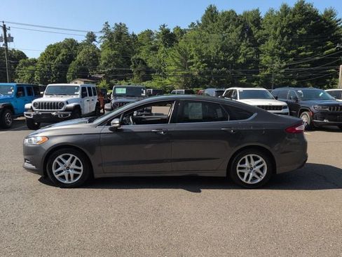 Used 2016 Ford Fusion SE FWD image 9