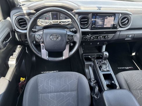 Used 2017 Toyota Tacoma TRD Off-Road w/ Tow Package (A/T) AWD/4WD image 16