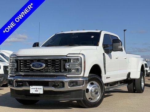 Used 2024 Ford F350 Lariat w/ FX4 Off-Road Package image 2