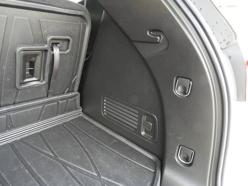 Used 2022 Buick Enclave Essence w/ Trailering Package, 5000 lbs. FWD image 30